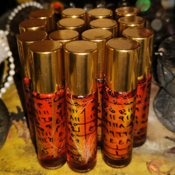 Huile talismanique extrêmement puissante pour attirer la richesse et l'amour.